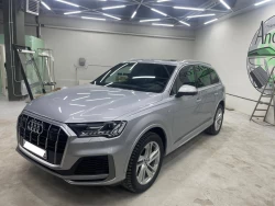 Audi Q8 1