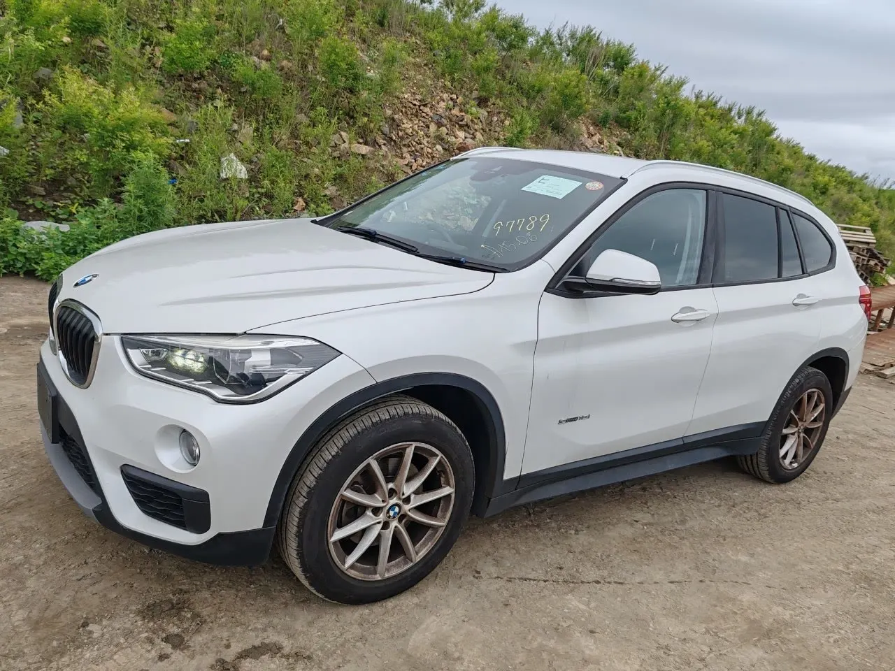 Фотоопись BMW X1 при сдаче в транспортную компанию во Владивостоке
