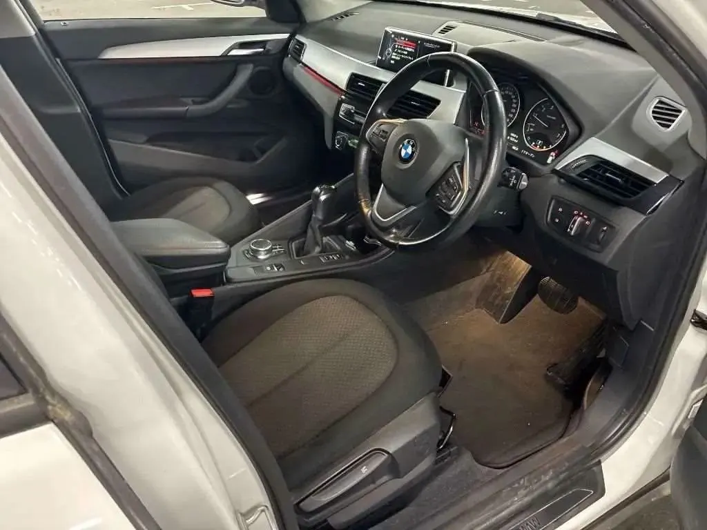 Салон BMW X1 на снимке аукциона