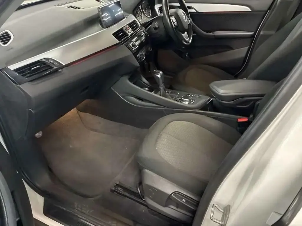 BMW X1 на аукционной площадке, вид сзади