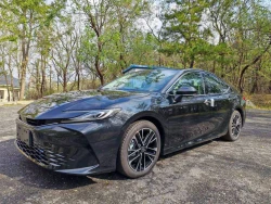 Toyota Camry, НОВЫЙ в Китае 1